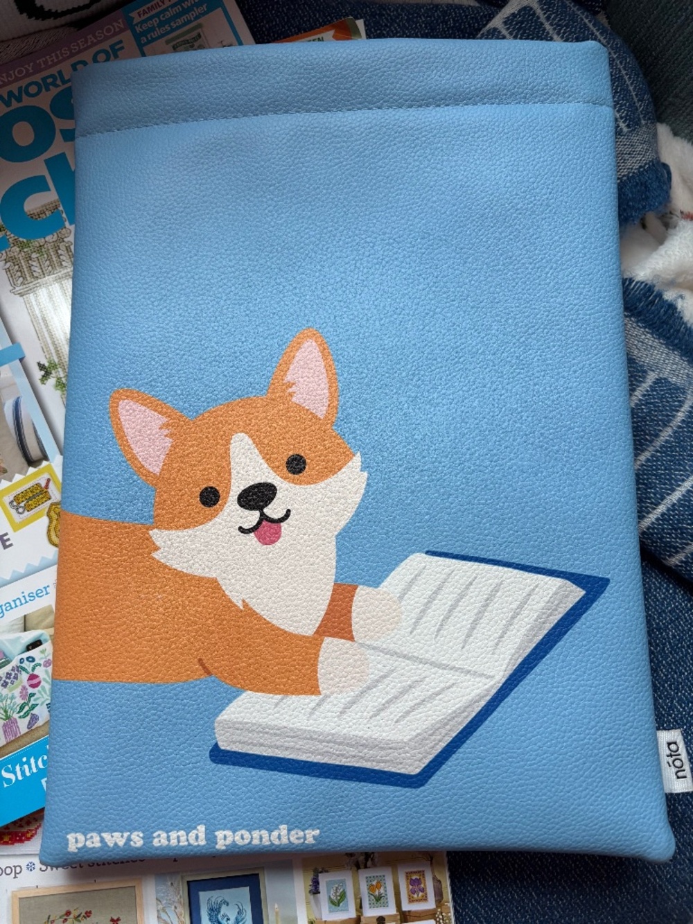 Cute corgi dog gift for book lover. book or ebook sleeve holder